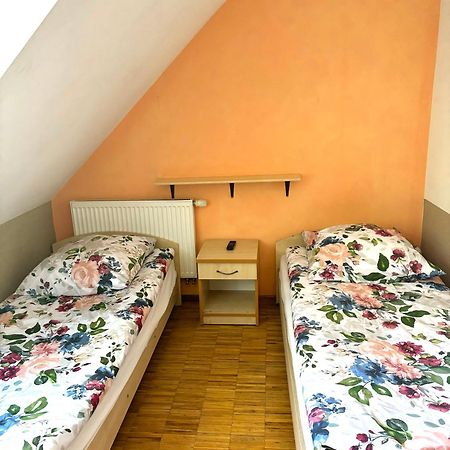 Hostel Nuove Frontiere Nysa Eksteriør billede