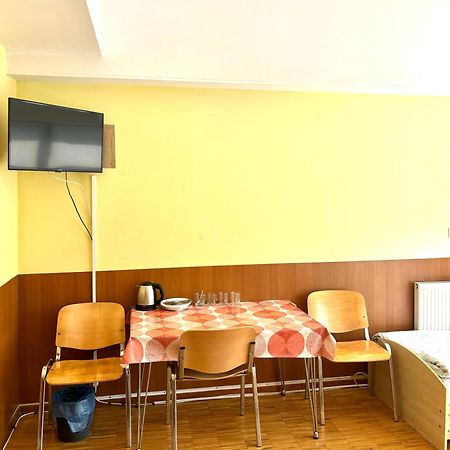 Hostel Nuove Frontiere Nysa Eksteriør billede